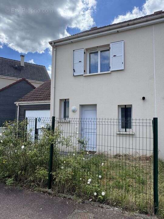Maison à ETAMPES