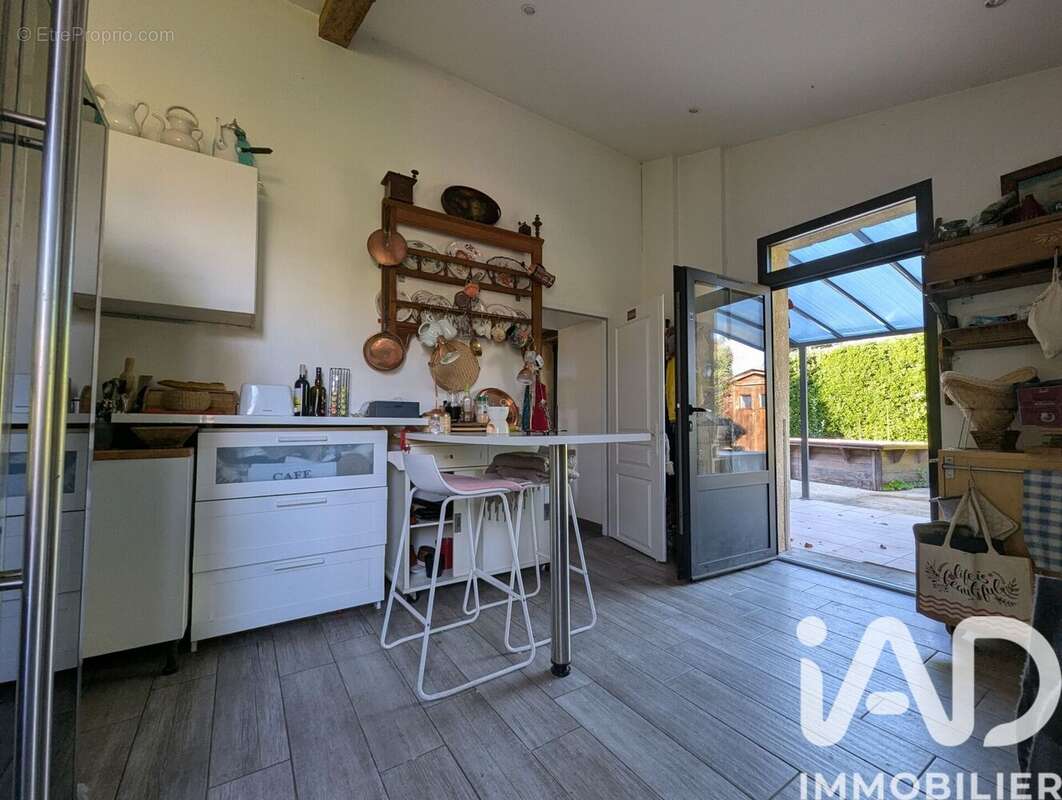 Maison 142 m² à Ambares-Et-Lagrave  - photo 9