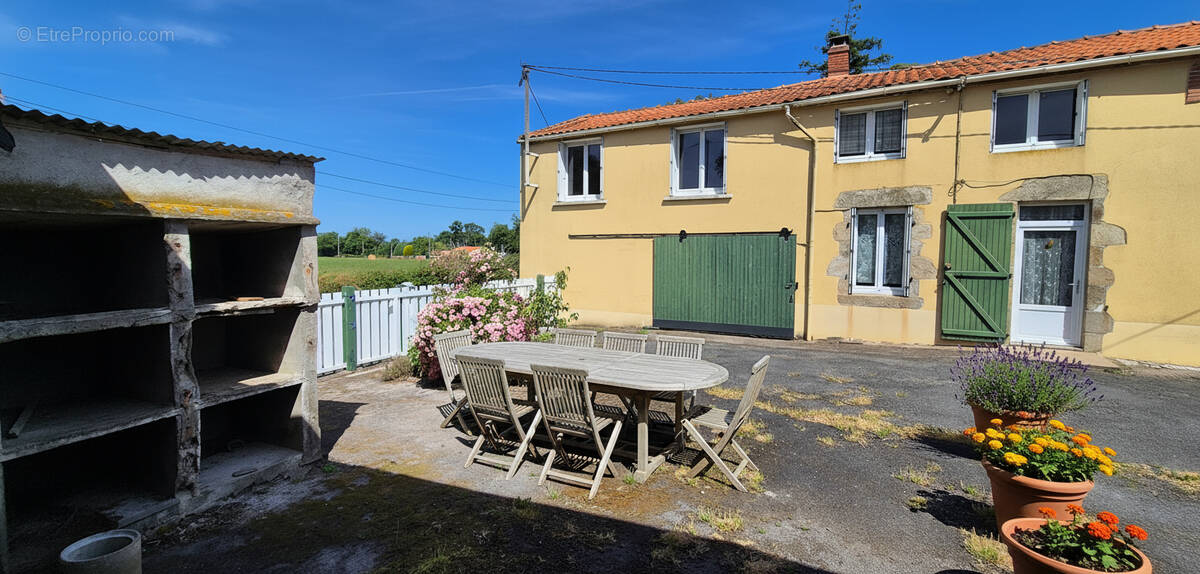 Maison à SAINT-LUMINE-DE-CLISSON