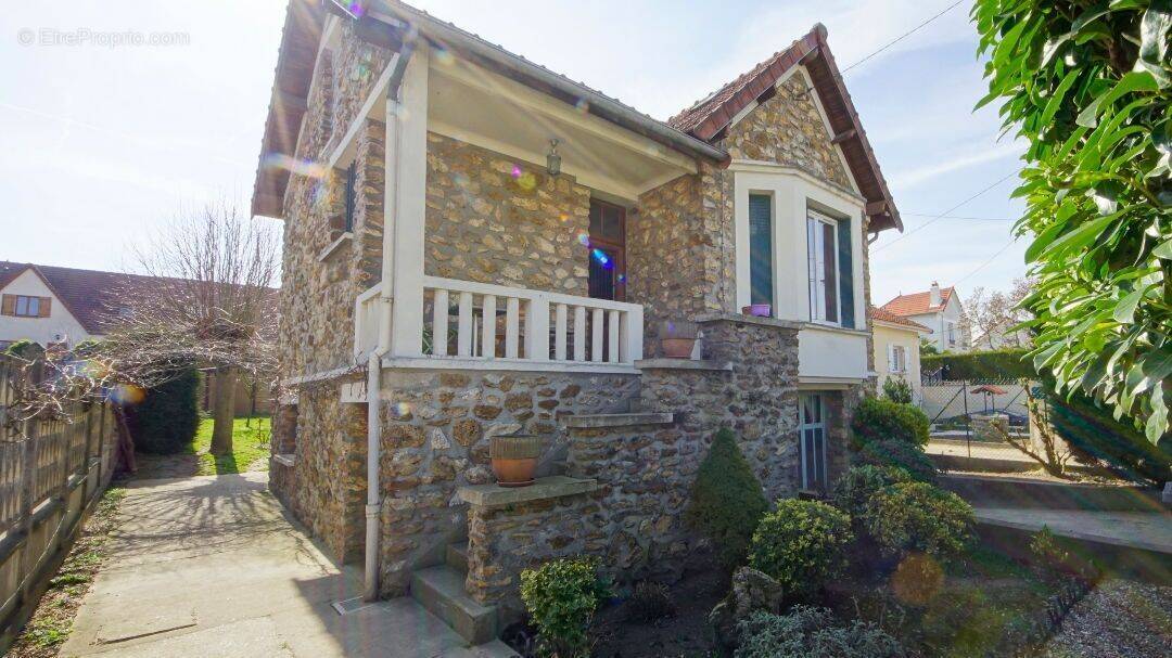 Maison à RIS-ORANGIS