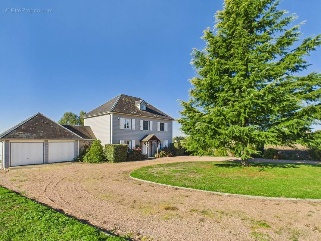Maison à ABJAT-SUR-BANDIAT