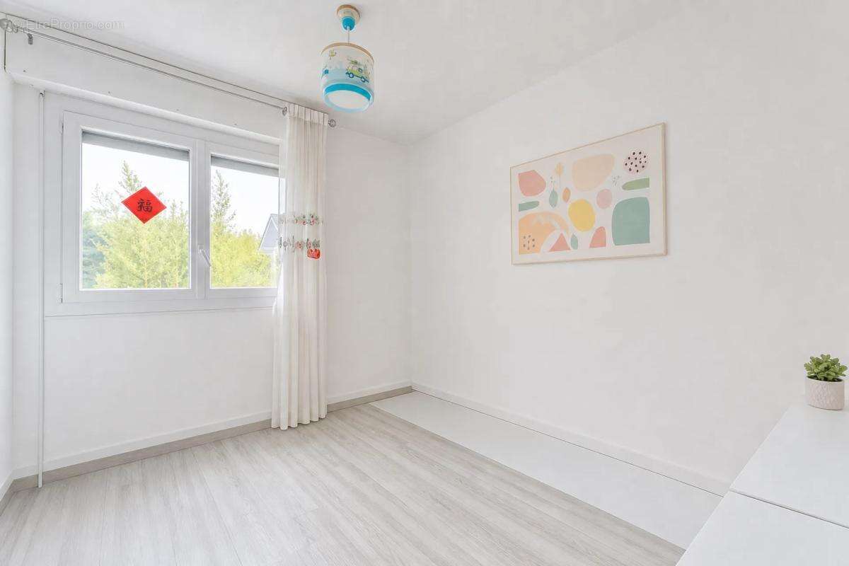 Appartement de 3 pièces de 80 m² située à Mérignac - photo 4
