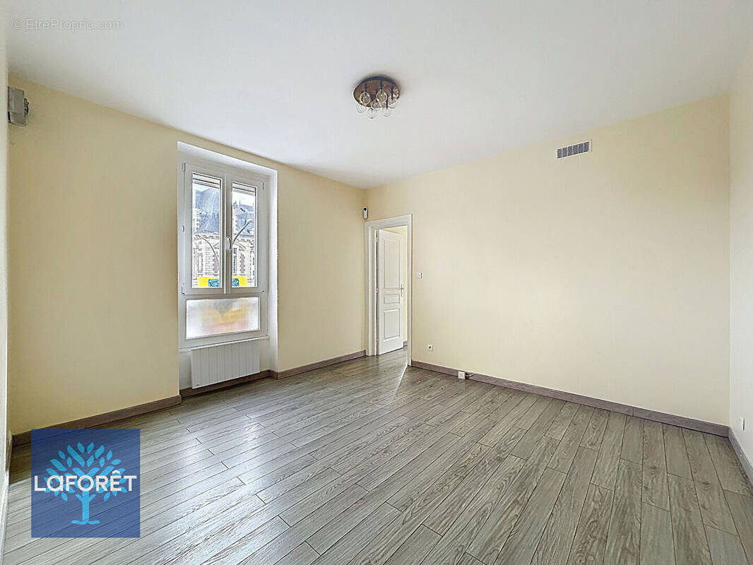 Appartement à CORBEIL-ESSONNES