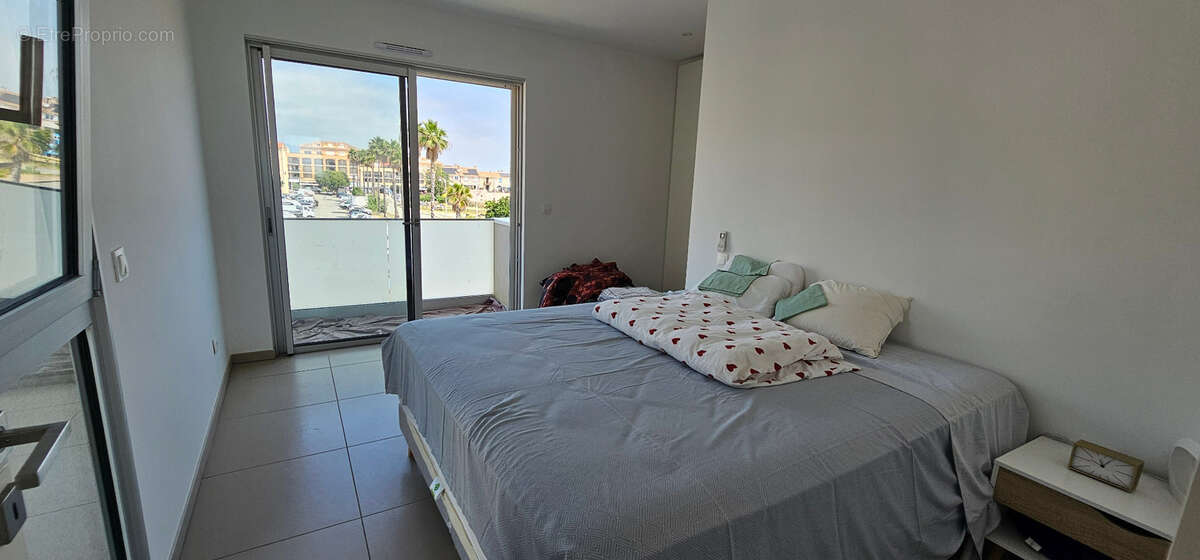 SOLENZARA (20) Appartement à vendre 3 pièces de 68m². avec terrasse de 31m². RÉSIDENCE PIEDS DANS L'EAU - photo 5