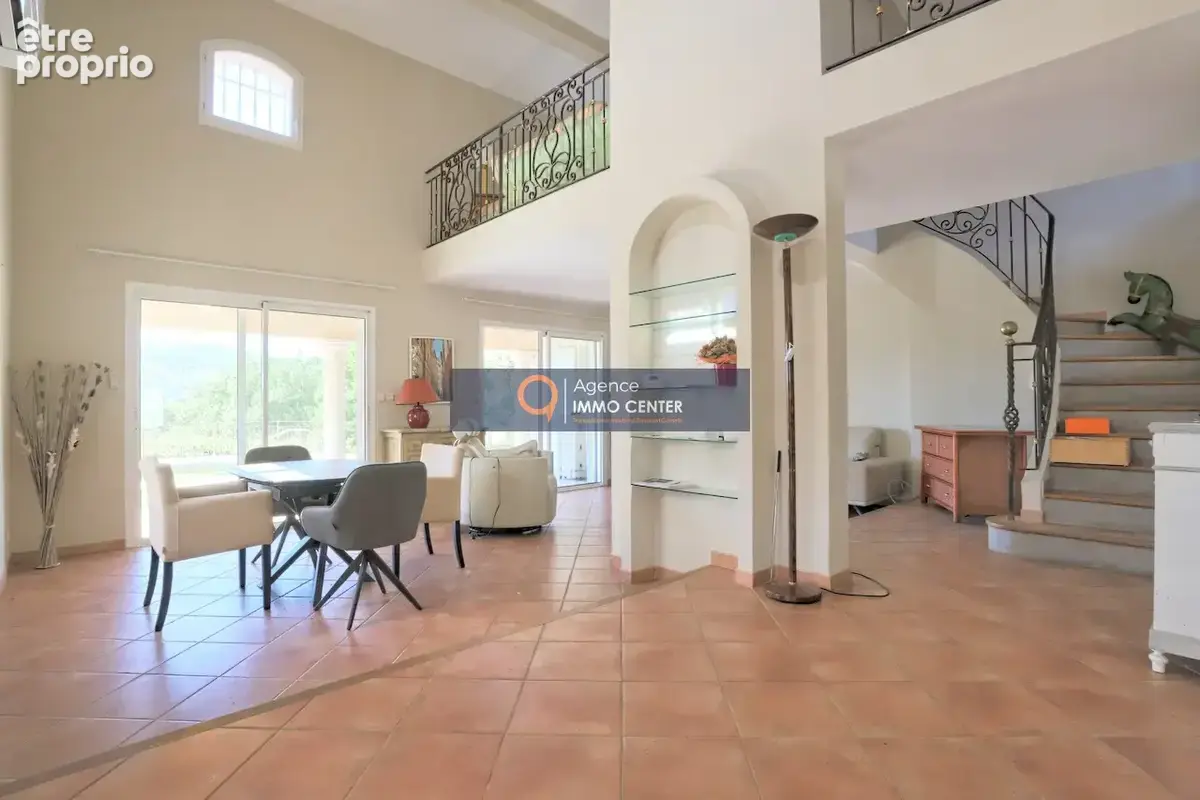 Maison avec 5 chambres dépendance, garage, piscine - photo 4
