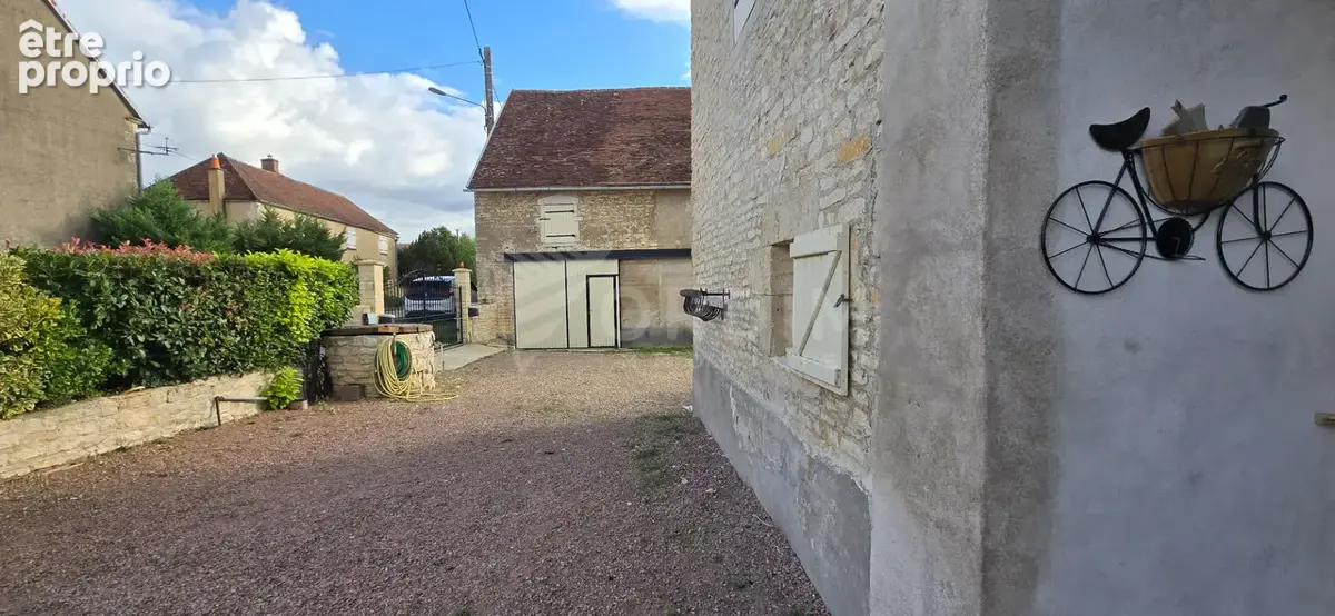 Ancienne longère en pierre rénovée - 182m² - photo 18
