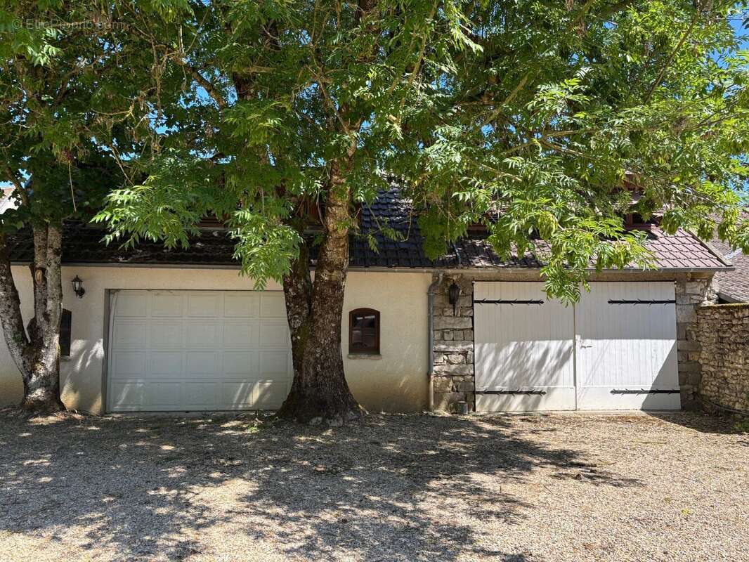 Maison à LA CHAPELLE-LA-REINE