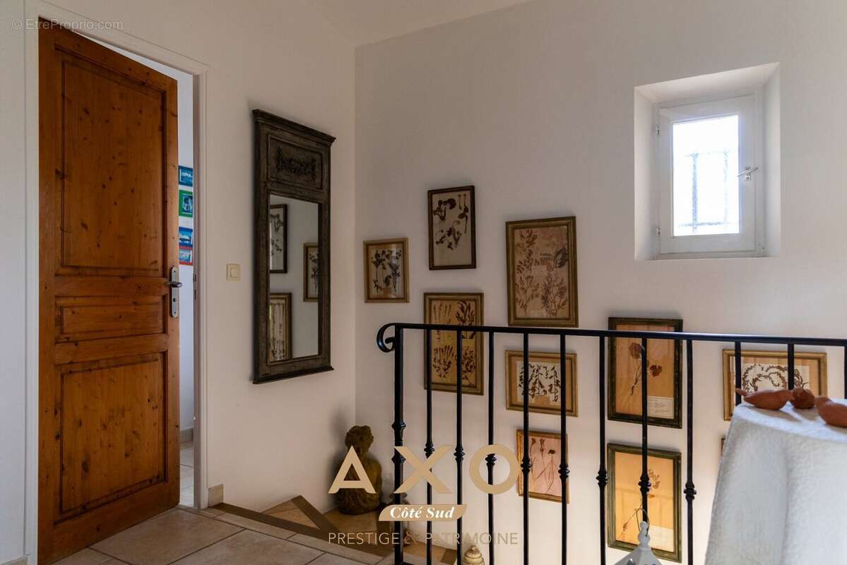 Maison à MEYRARGUES