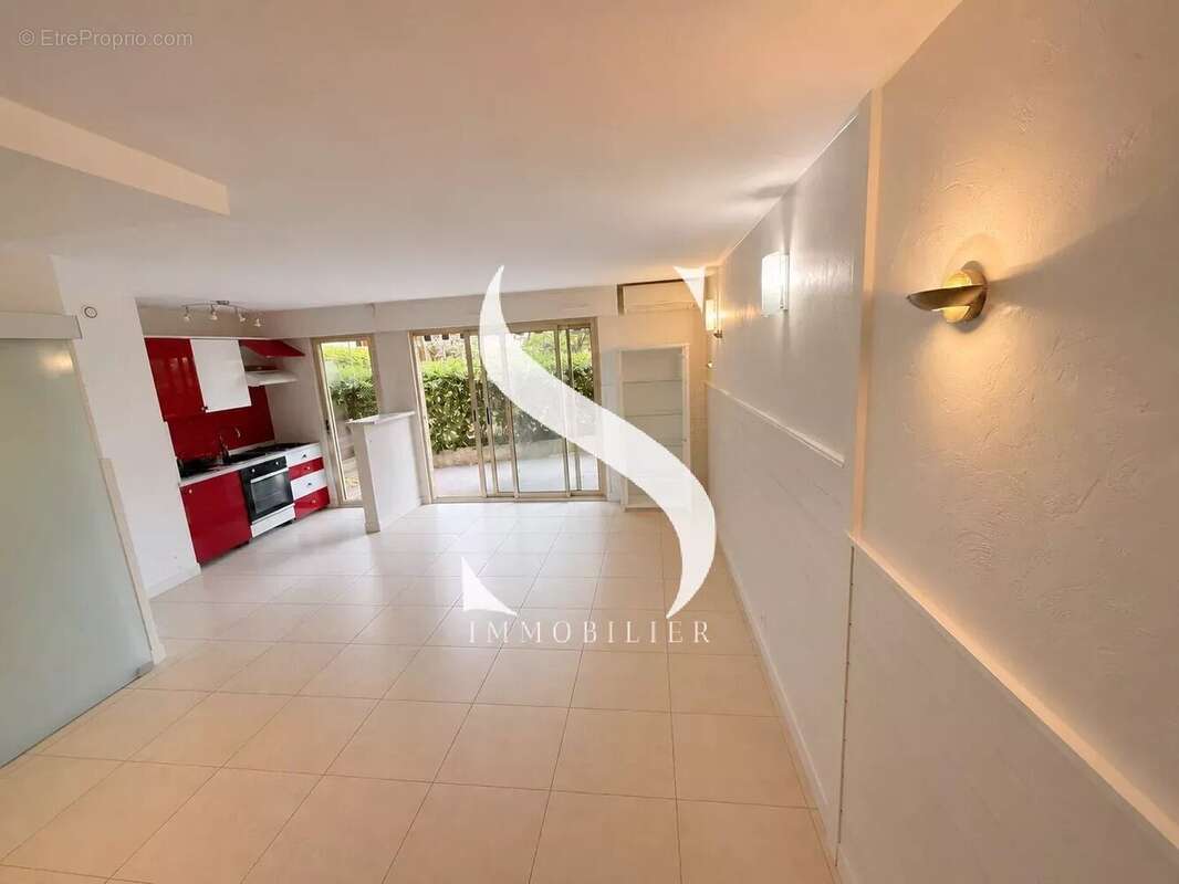 Appartement à VALLAURIS