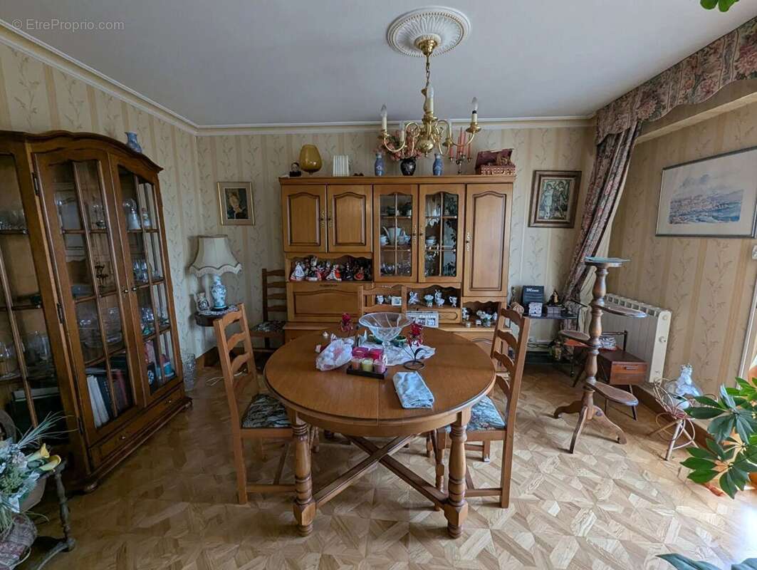 Appartement à LA CHAUSSEE-SAINT-VICTOR