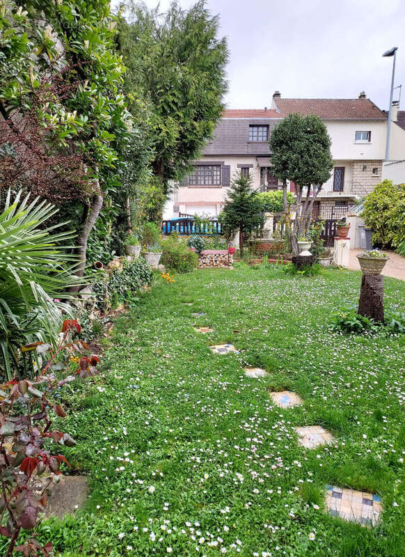 Maison à L'HAY-LES-ROSES