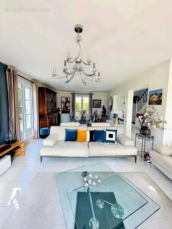 Maison à OZOIR-LA-FERRIERE