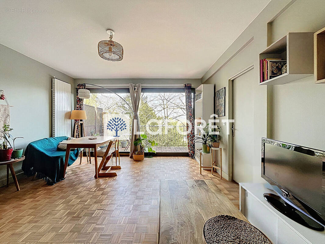 Appartement à L'ETANG-LA-VILLE