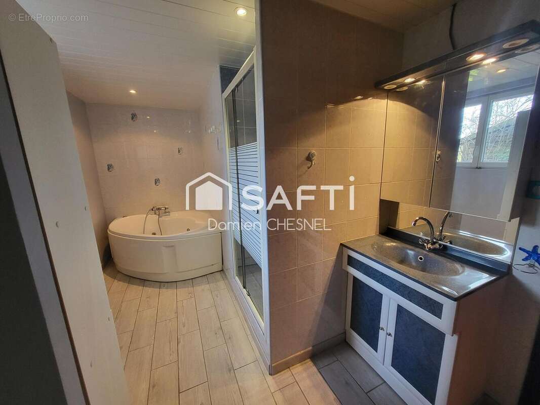 Maison 152 m² à Orcenais  - photo 9