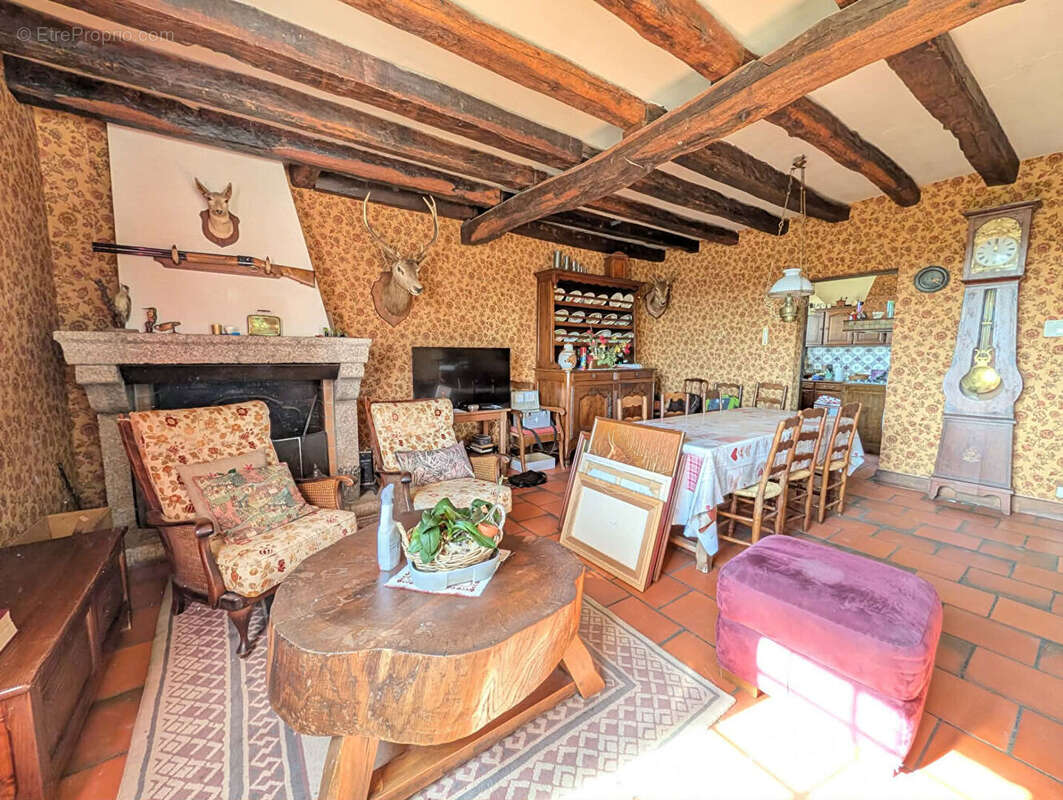 Maison à SAINTE-EANNE