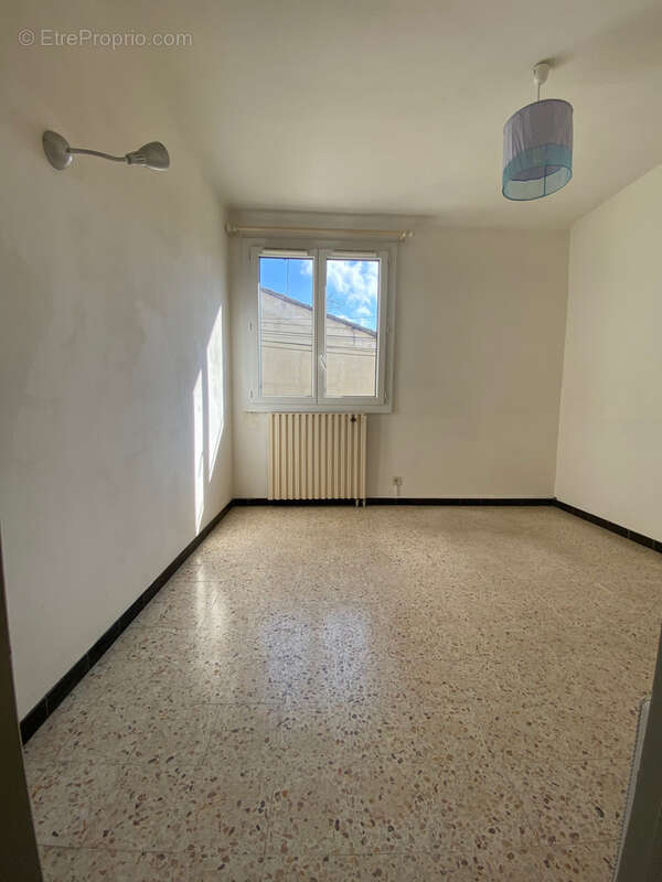 Appartement à MORIERES-LES-AVIGNON