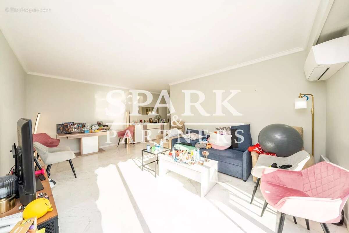 Appartement à ROQUEBRUNE-CAP-MARTIN