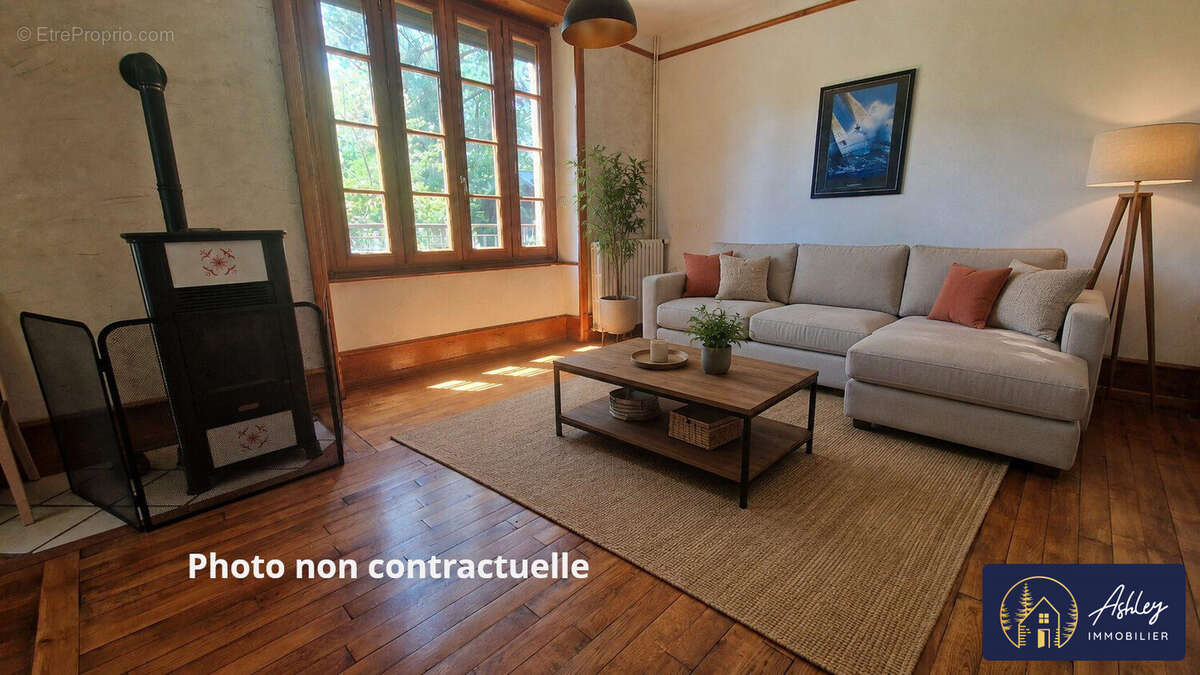 Maison à NEUVIC