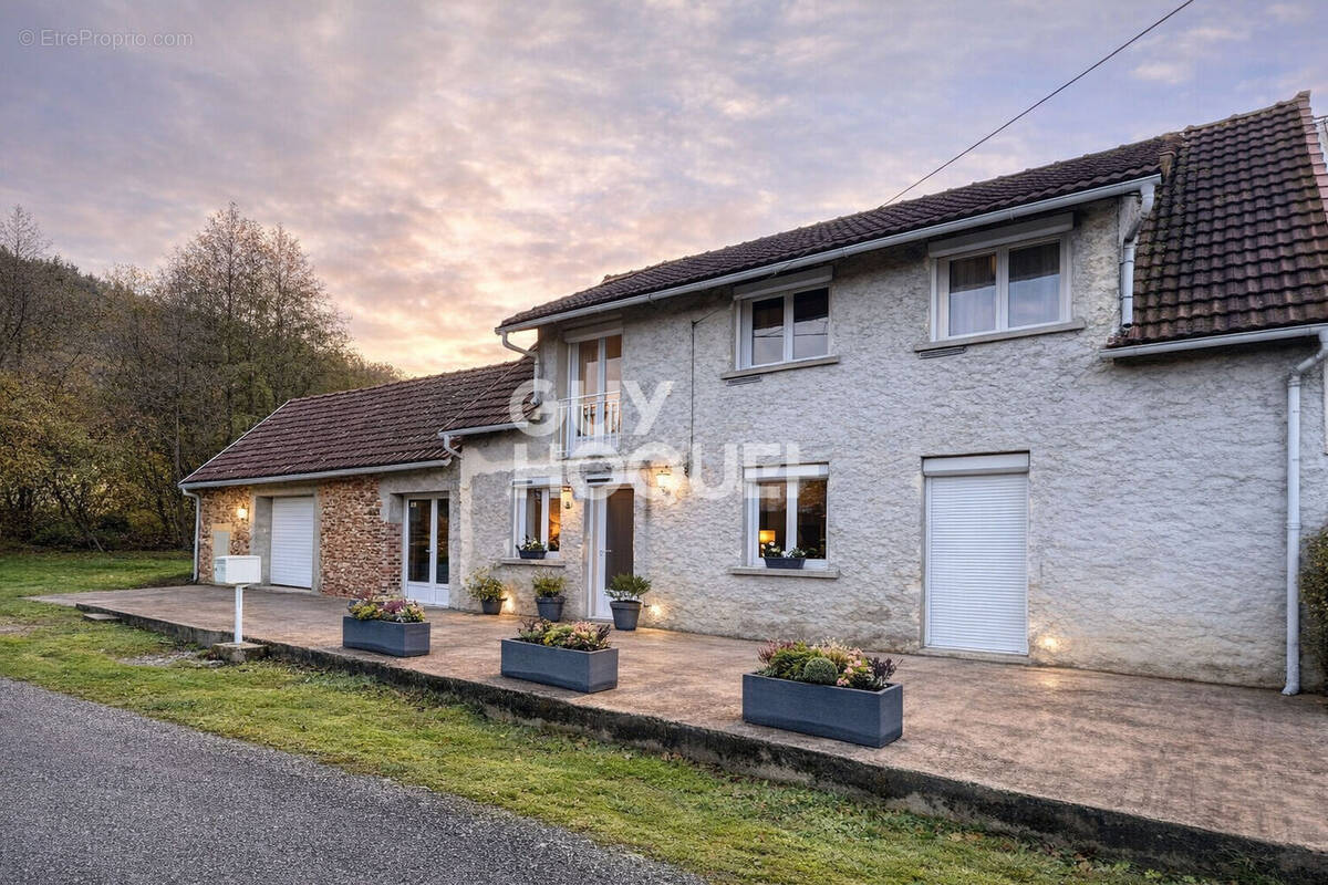 Maison à SAINTE-RADEGONDE