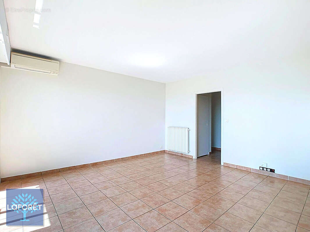 Appartement le cannet 3 pièces 80 m2 - climatisation - vue mer - gardien - piscine/tennis - potentiel - photo 5