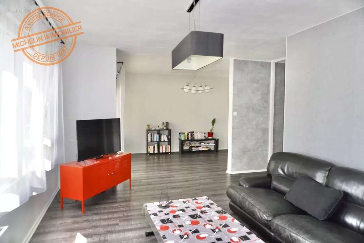 Appartement à OULLINS