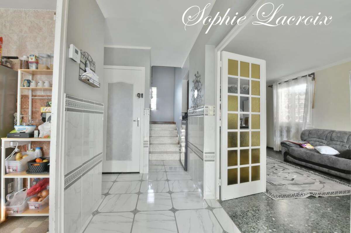 Maison à SALAISE-SUR-SANNE