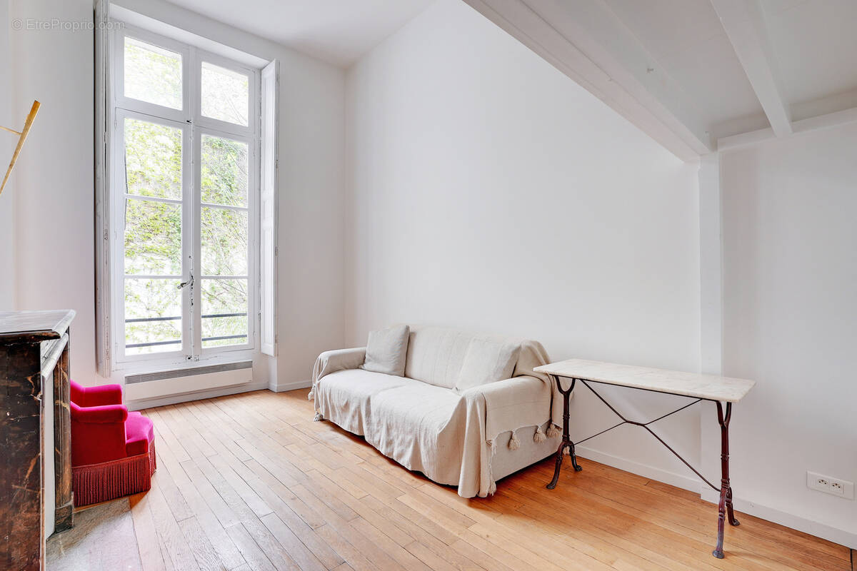 Appartement à PARIS-3E