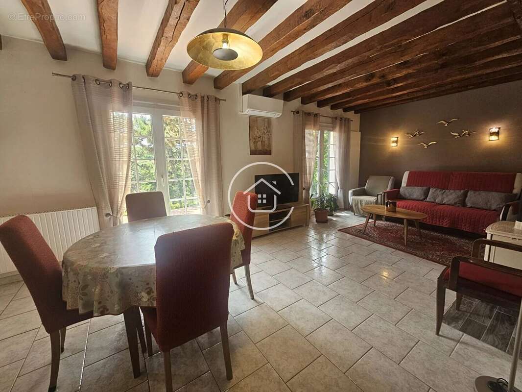 Maison à LA CHAPELLE-VENDOMOISE