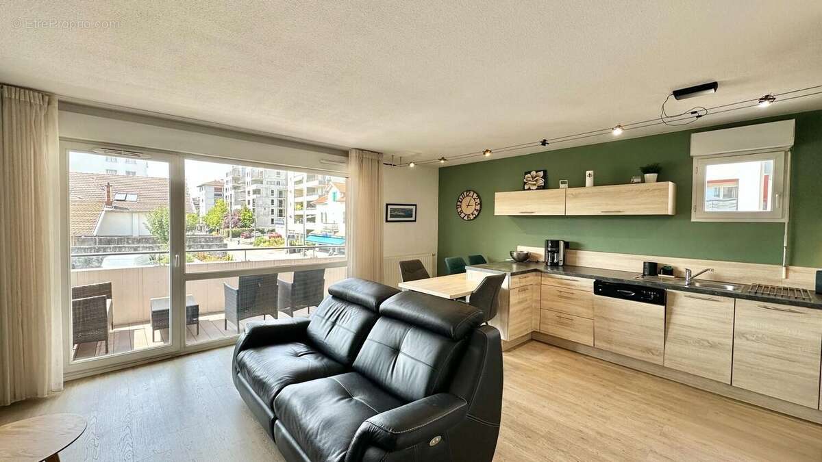 Appartement 44 m² à Meythet  - photo 2