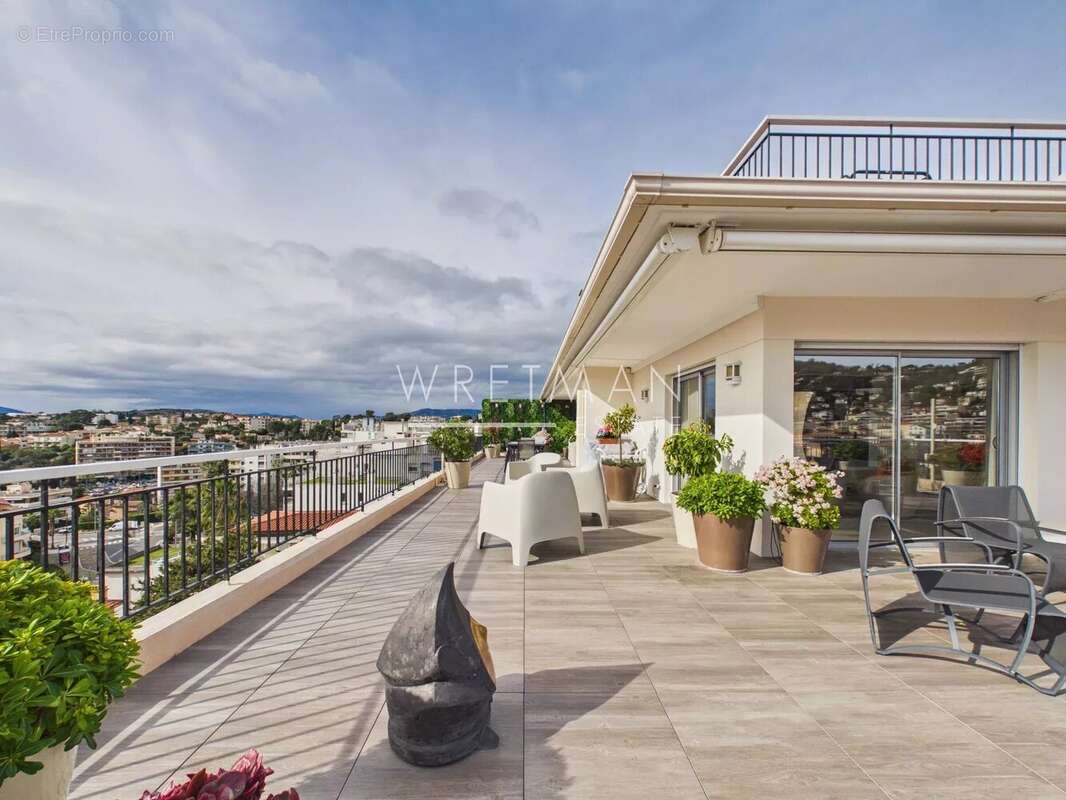 Appartement à LE CANNET