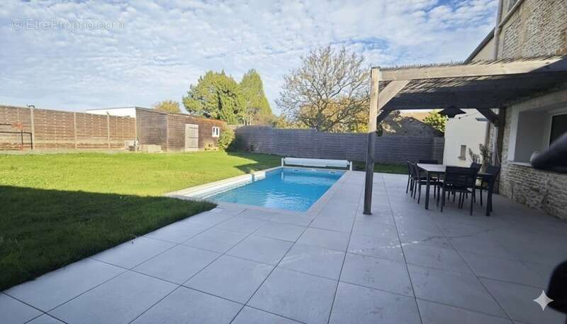 Maison à COLLEVILLE-MONTGOMERY