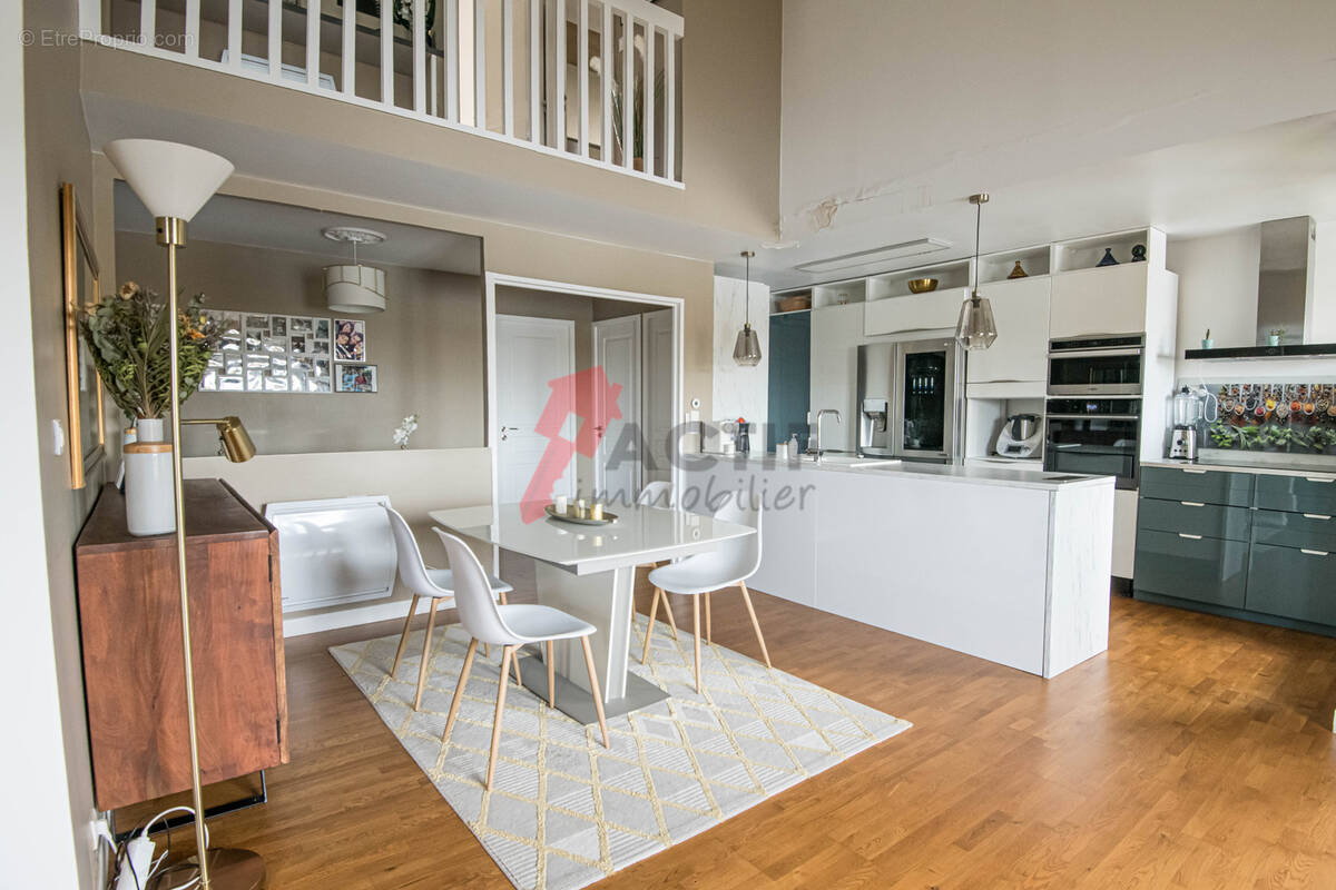 Appartement à COURCOURONNES