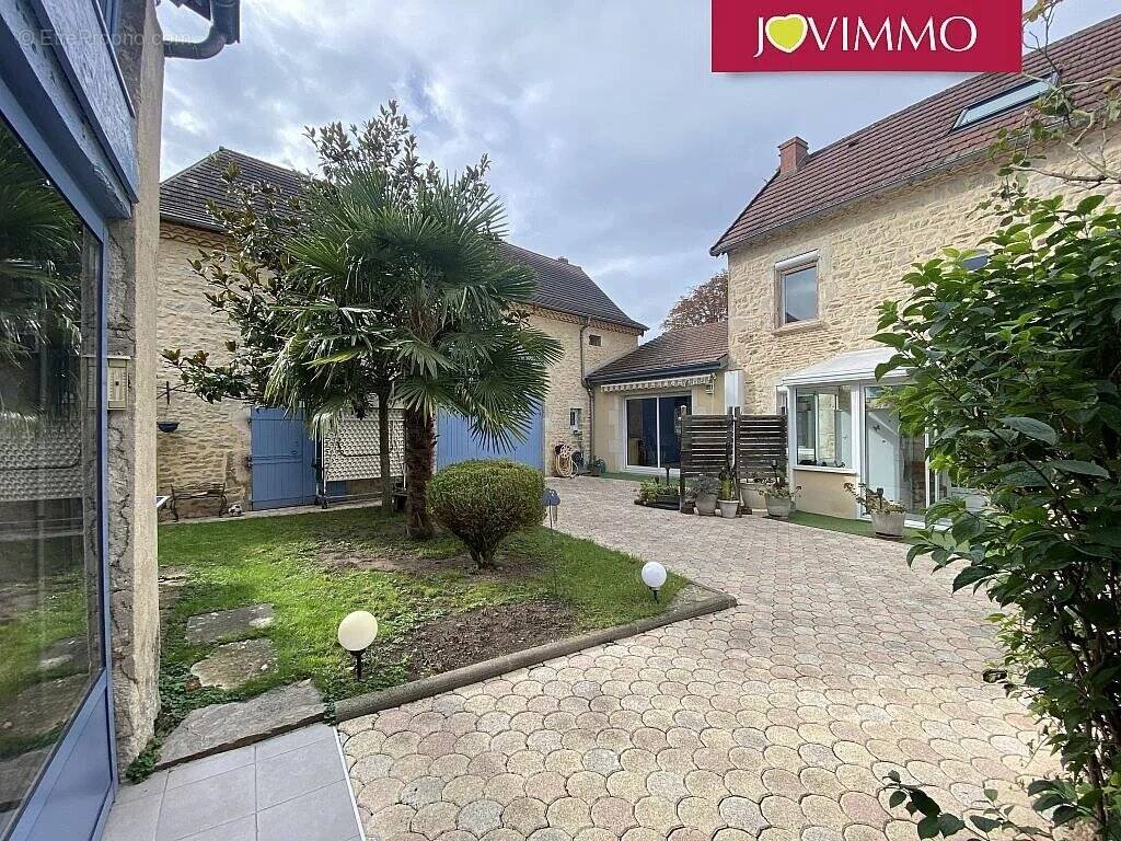 Maison à SAINT-BONNET-DE-ROCHEFORT