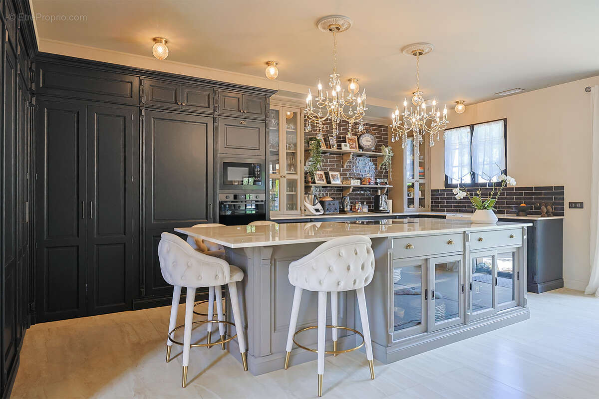 Maison à SOLLIES-TOUCAS