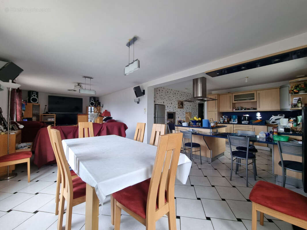 Maison 132 m² à Genelard  - photo 2