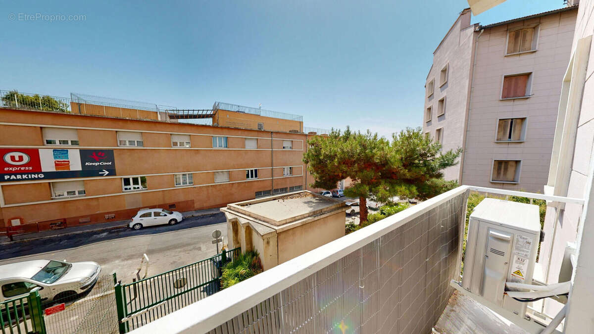 À VENDRE - Magnifique T3 entièrement rénové à Marseille 4ème - Chutes-Lavie - parking privé et cave - proche métro - photo 9