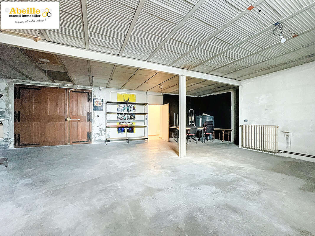 Commerce à MAUCHAMPS