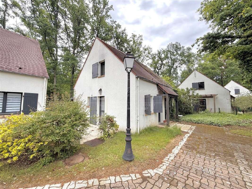 Maison 42 m² à Arbonne-La-Foret  - photo 2