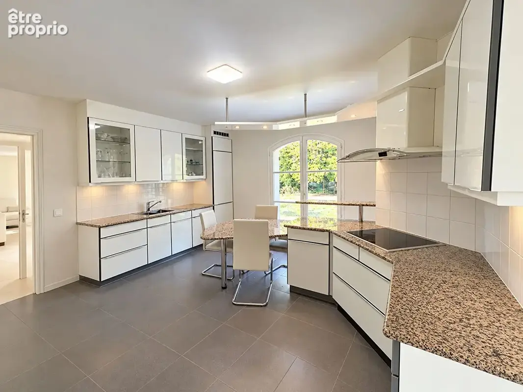 Propriété de charme - 6 pièces - 212,62 m² sur un terrain de 2 932 m² - photo 6