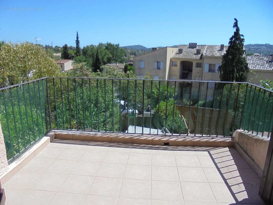 Appartement à PEYMEINADE