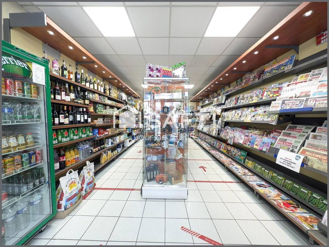 Photo 1 - Commerce à CREISSELS