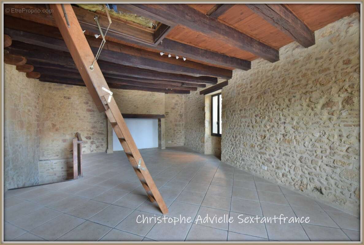 Au coeur de Belves, immeuble avec commerce au RDC, appartement à l'étage, cave et grenier - photo 8