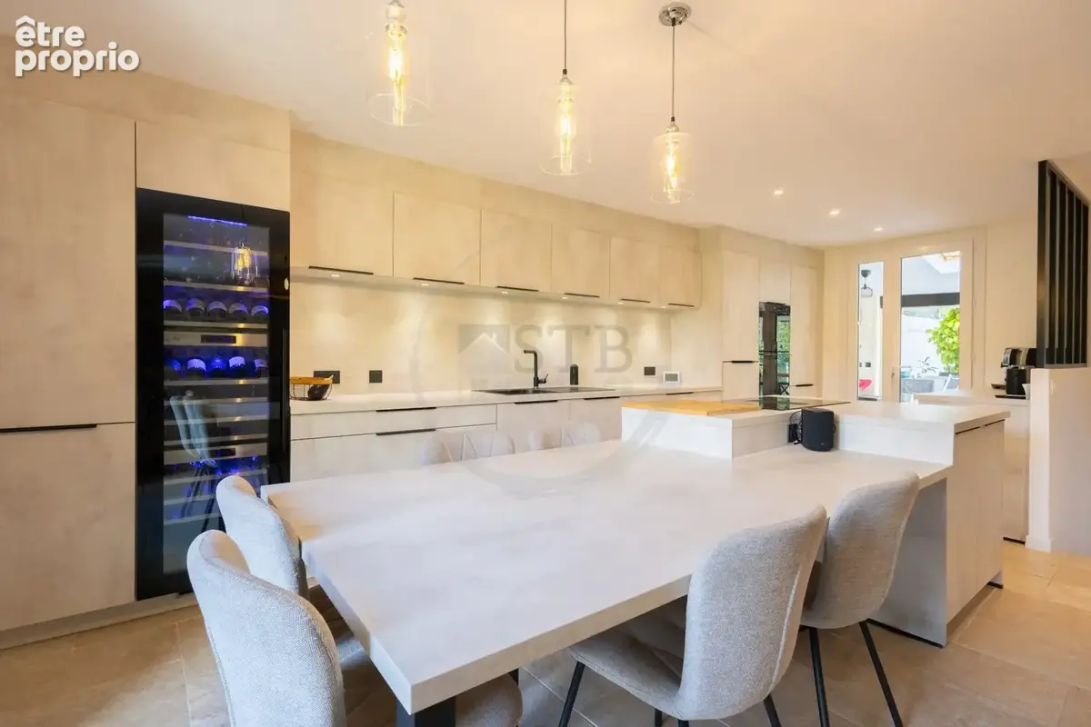 Maison 11 pièces 195 m² à vendre à Privas (07000) - photo 2