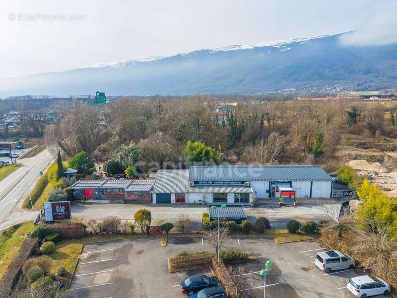 Terrain à SAINT-GENIS-POUILLY