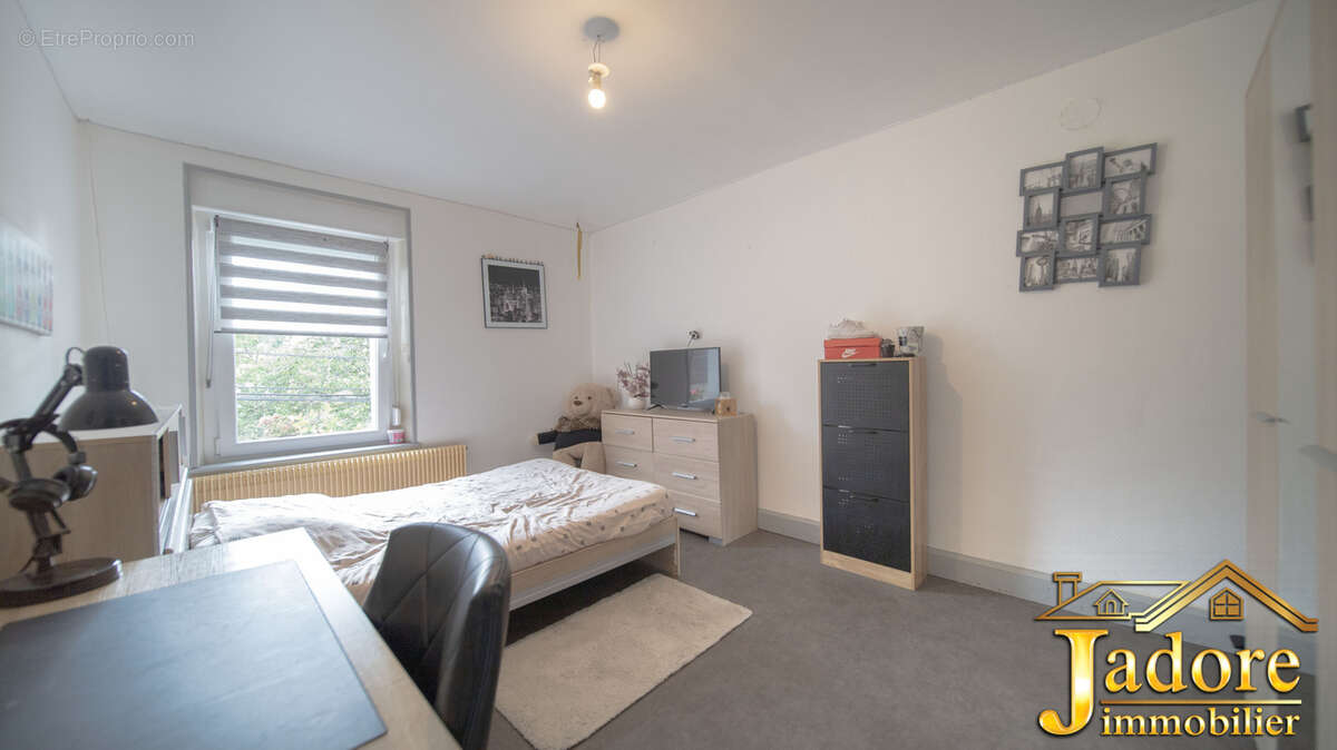 Ensemble immobilier entierement renove - photo 13