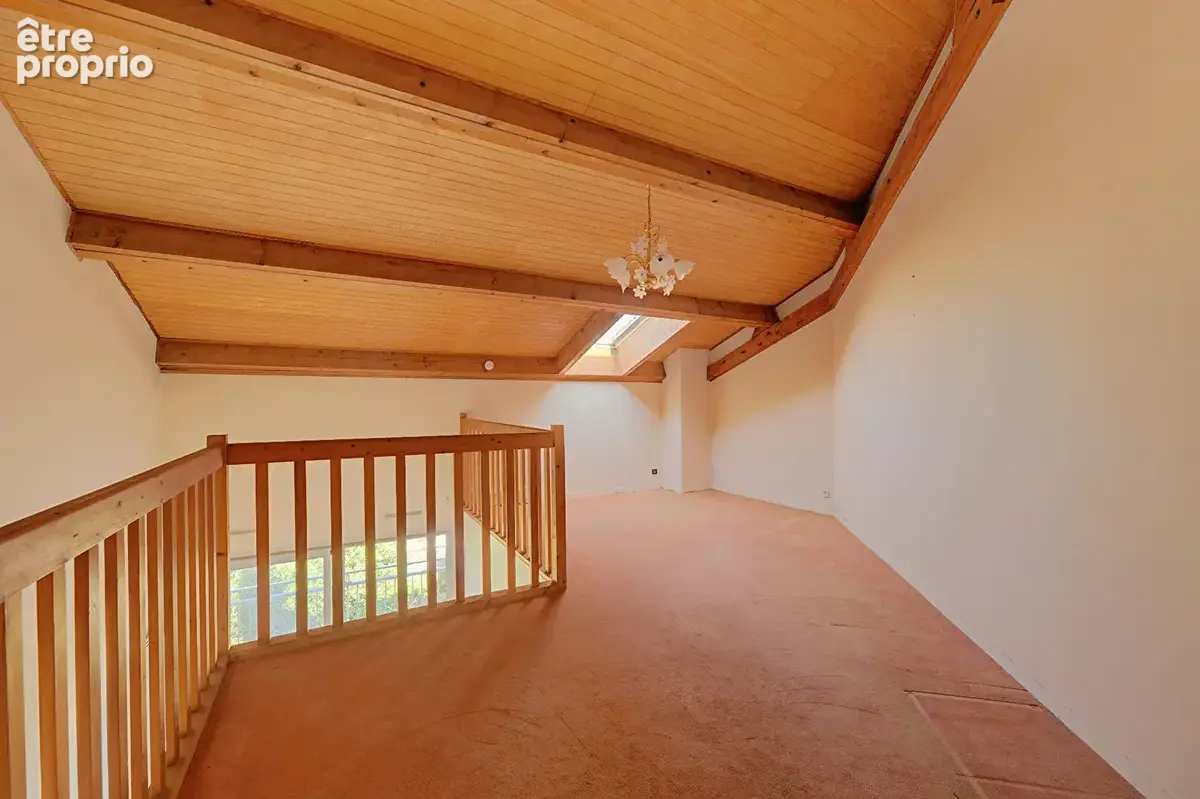 DUPLEX au dernier étage avec loggia. Cave et Parking inclus. - photo 7