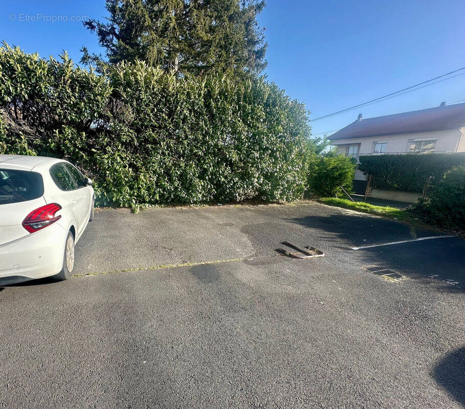Parking à LEMPDES
