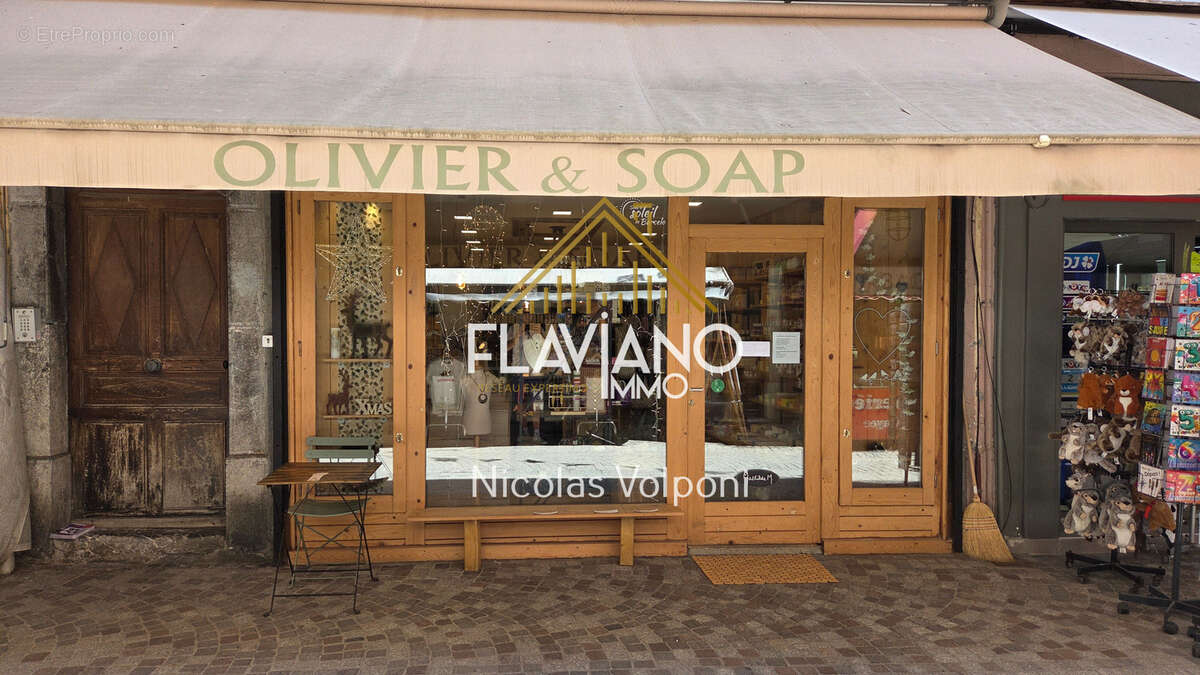 Local Commercial et appartement - photo 3