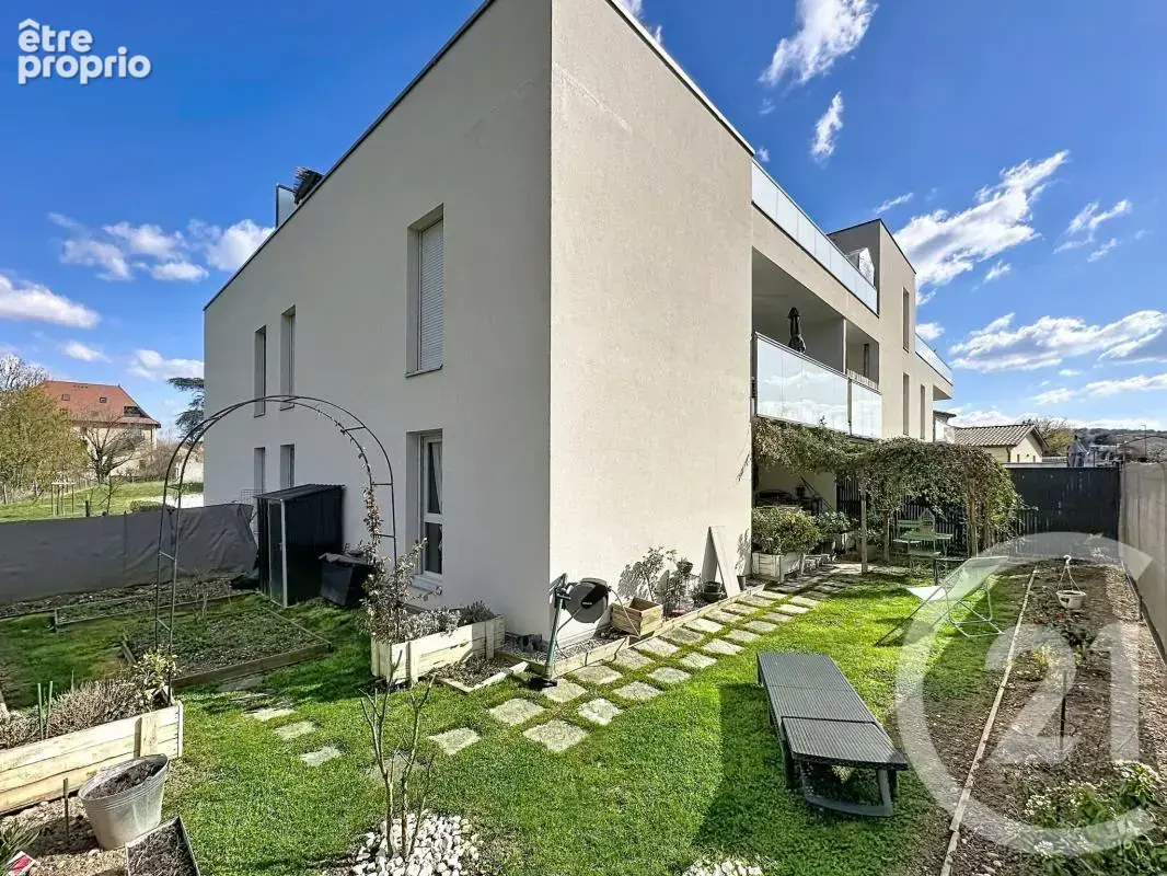 Appartement 66 m² à Serezin-Du-Rhone  - photo 1