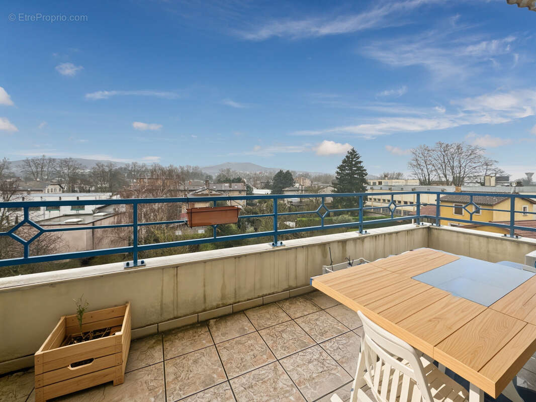 Appartement à NEUVILLE-SUR-SAONE